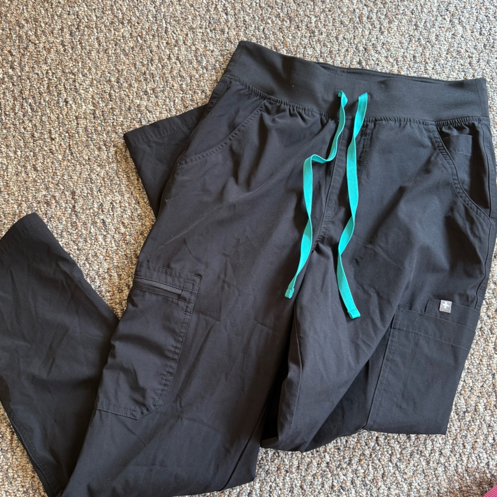 Figs Women's YolaTM FREExTM Skinny Scrub Pants 2.0